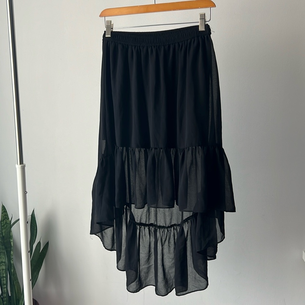 Forever 21 ruffled hi-low black skirt sheer black M